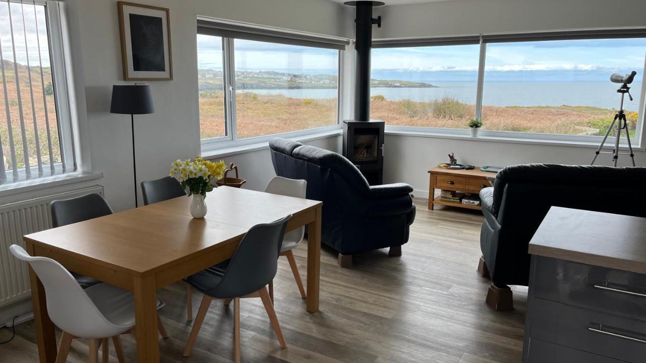 Coastal Bungalow, Sleeps 5 And Ideal For Walkers Amlwch Exterior photo