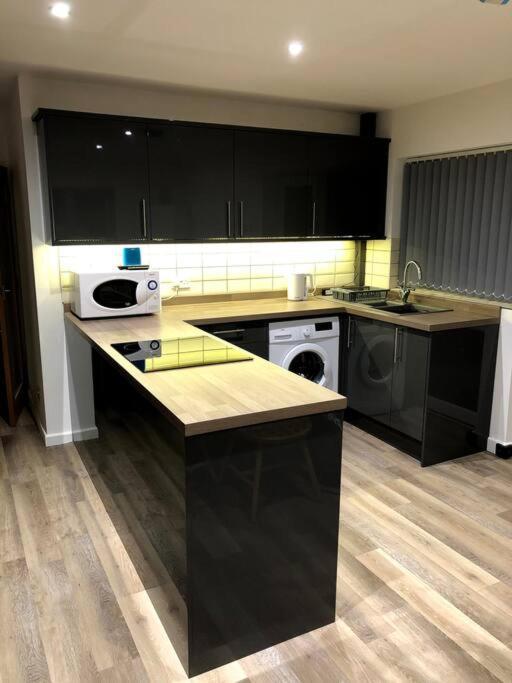 Coastal Bungalow, Sleeps 5 And Ideal For Walkers Amlwch Exterior photo
