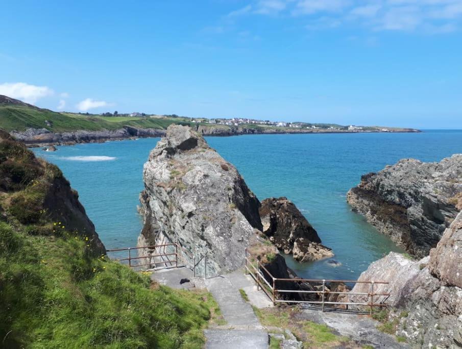 Coastal Bungalow, Sleeps 5 And Ideal For Walkers Amlwch Exterior photo