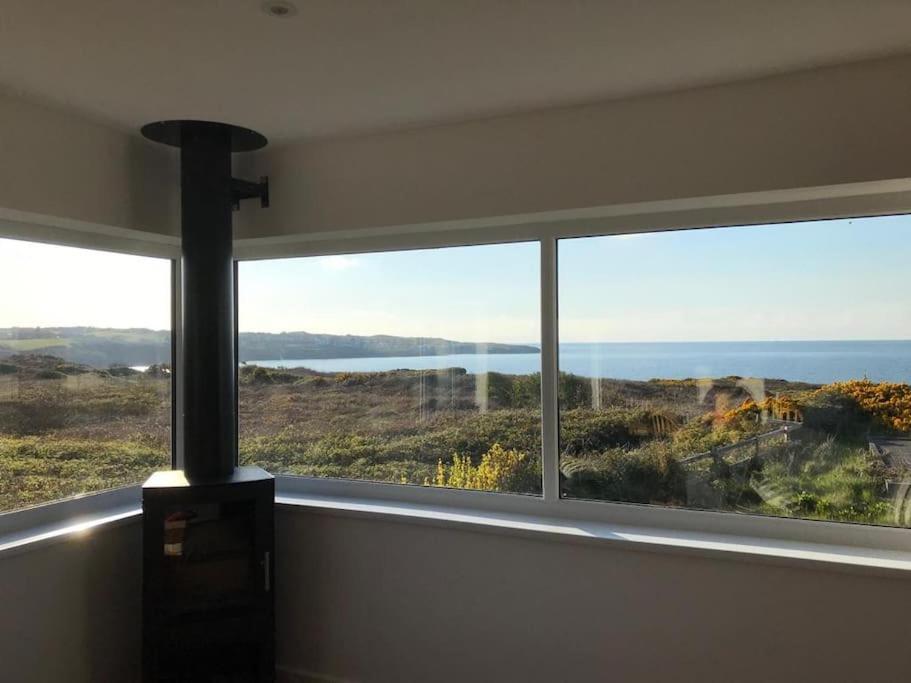 Coastal Bungalow, Sleeps 5 And Ideal For Walkers Amlwch Exterior photo