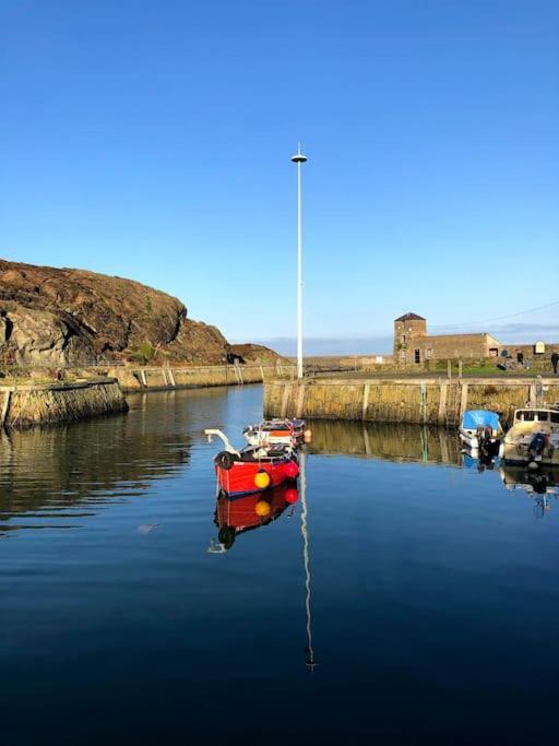 Coastal Bungalow, Sleeps 5 And Ideal For Walkers Amlwch Exterior photo